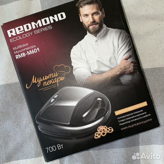 Вафельница Мультипекарь Redmond