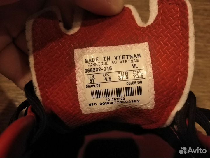 Футбольные бутсы nike и adidas