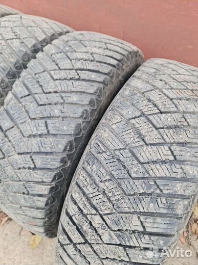 Goodyear UltraGrip Ice Arctic SUV 225/65 R17 102T