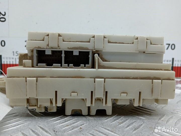 Блок предохранителей для Mitsubishi L200 4