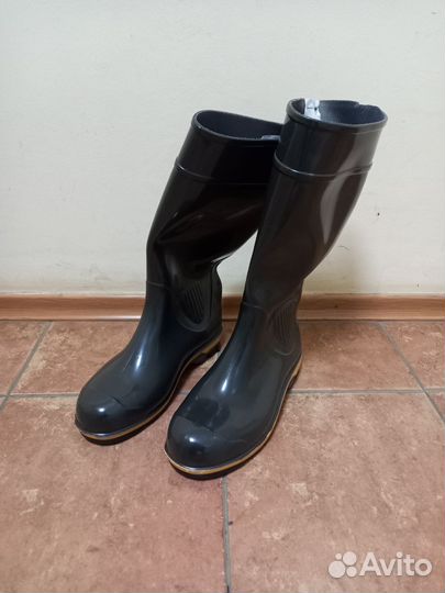 Резиновые сапоги