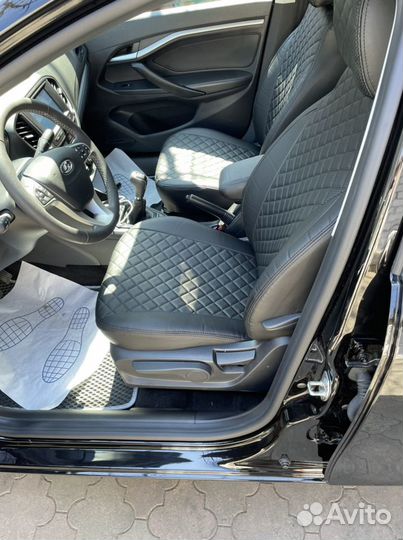 Чехлы из экокожи на Весту