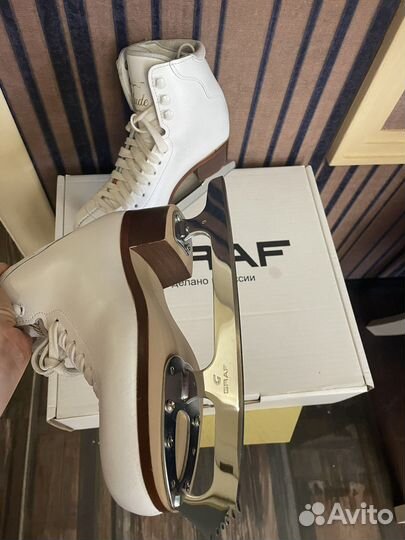 Коньки фигурные