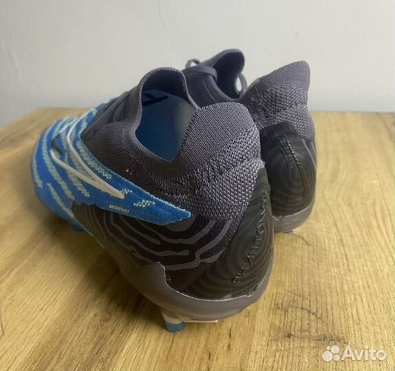 Футбольные бутсы nike phantom gx