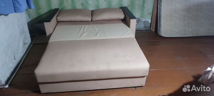 Диван прямой раскладной