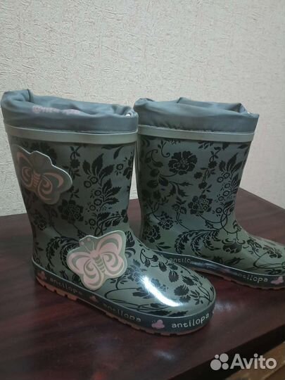 Резиновые сапожки для девочки
