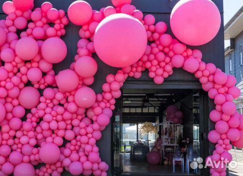 Арка из воздушных шаров. Фасадное оформление