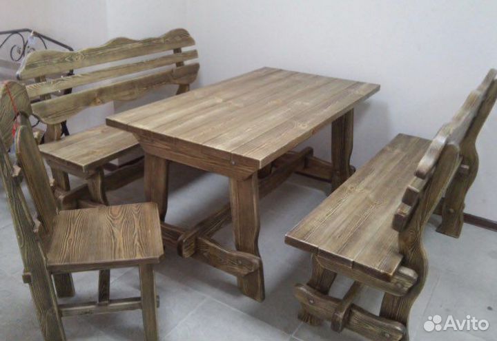Стол и лавки