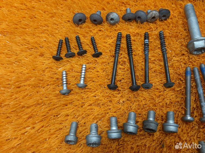 Болты и гайки двс Volkswagen Passat B7 caxa 2011