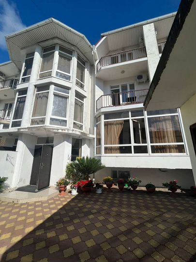 Дом 420 м² на участке 4 сот.