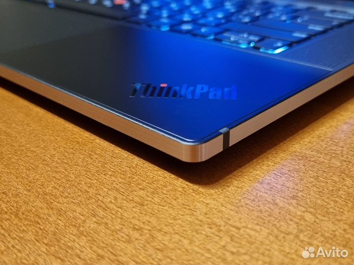 Lenovo ThinkPad Z16 Ryzen 7PRO 6850H / Radeon 680М