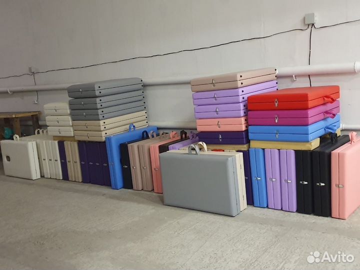 Кушетки для наращивания ресниц / массажный стол