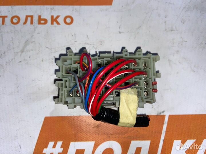 Блок предохранителей Volvo S60 2 2011 30765437