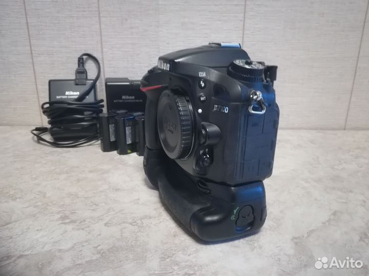 Зеркальный фотоаппарат Nikon d7100