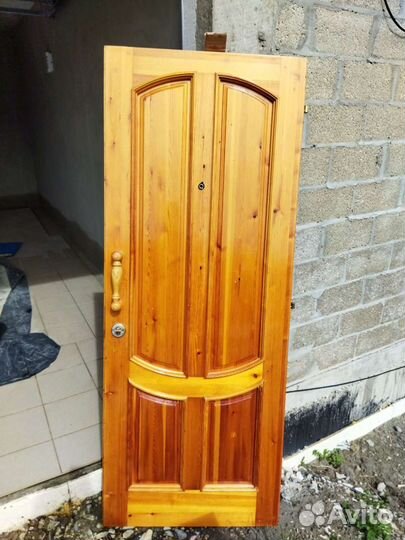 Дверь входная деревянная бу