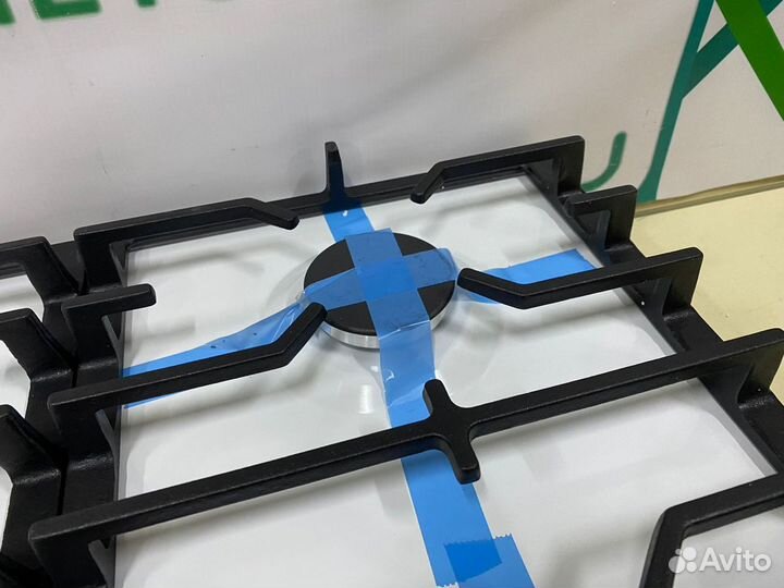 Поверхность газовая Hansa bhgw63030 белая