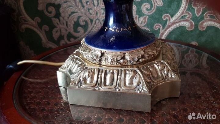 Антикварная настольная лампа