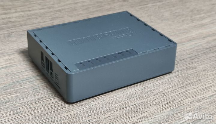 Маршрутизатор (роутер) MikroTik hEX S