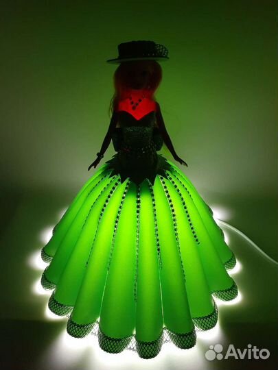 Кукла барби светится