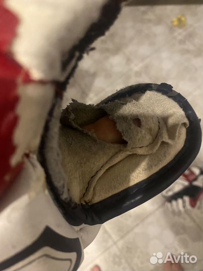 Хоккейные перчатки 15