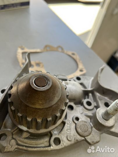 Помпа renault knagoo 1.4 megane 1 1.4