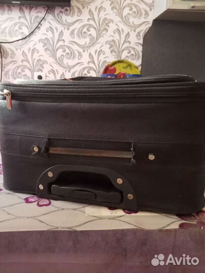 Чемодан на колесах на реставрацию