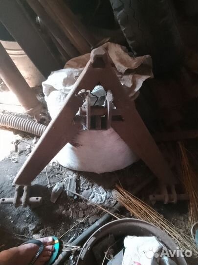 Плуг трехкорпусной