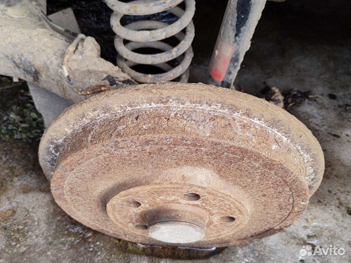 Тормозной барабан Шкода Октавия 1997год