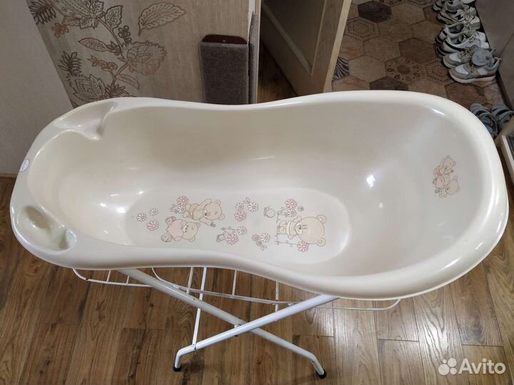 Ванночка для купания с подставкой