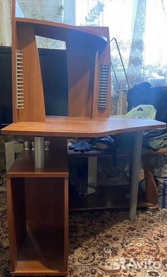 Компьютерный стол