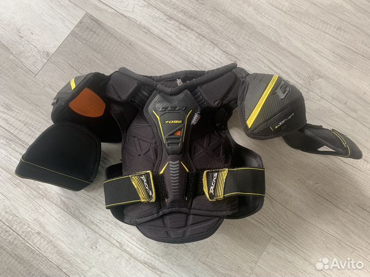 Нагрудник хоккейный CCM 7092