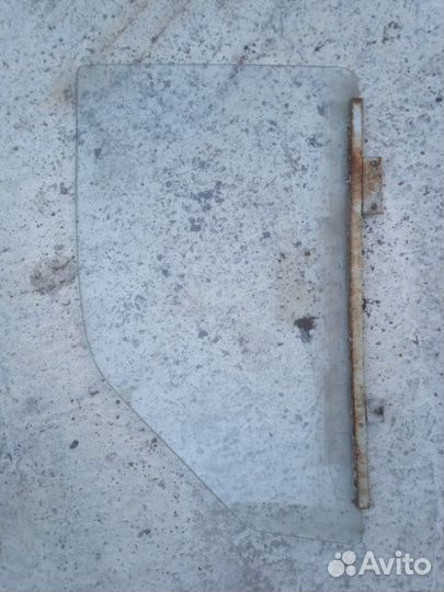 Стекло двери переднее левое Газ 31105 седан 2.3