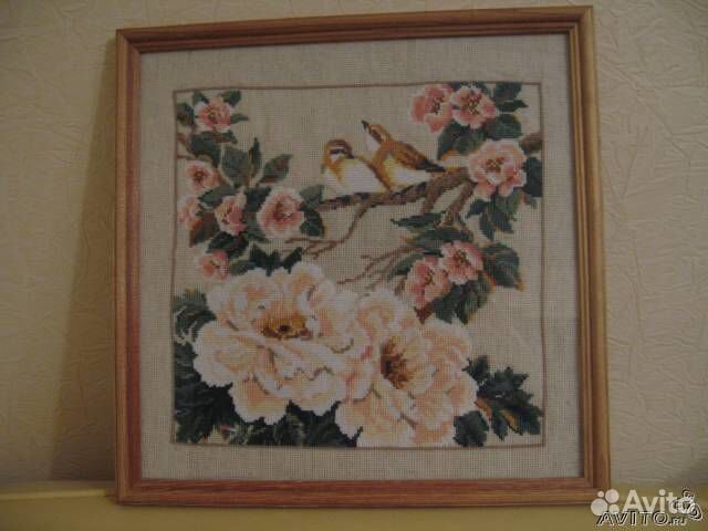 Воробьи в цветах