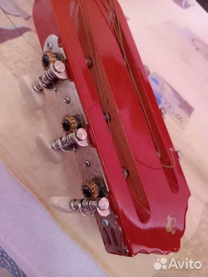 Акустическая гитара