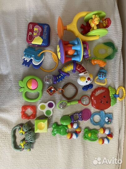 Детские игрушки пакетом 0-6 месяцев