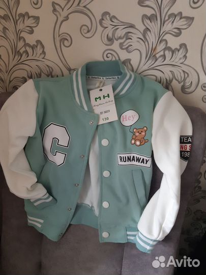 Бомбер на девочку