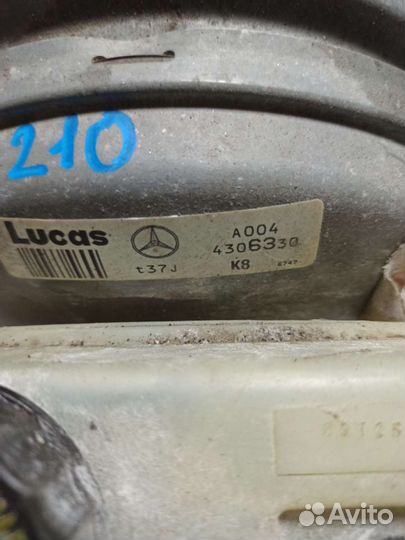 Вакуумник Mercedes w210 2.8 АКПП