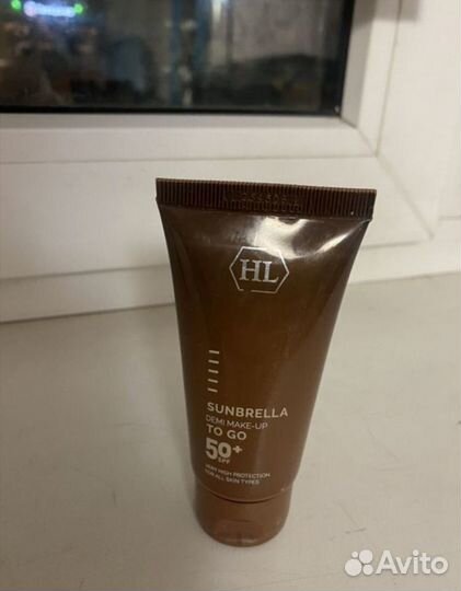 Sunbrella SPF 50+. Солнцезащитный с тоном