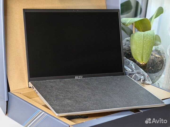 Ультрабук MSI Prestige 14 Evo B13M-266RU. i7-13700