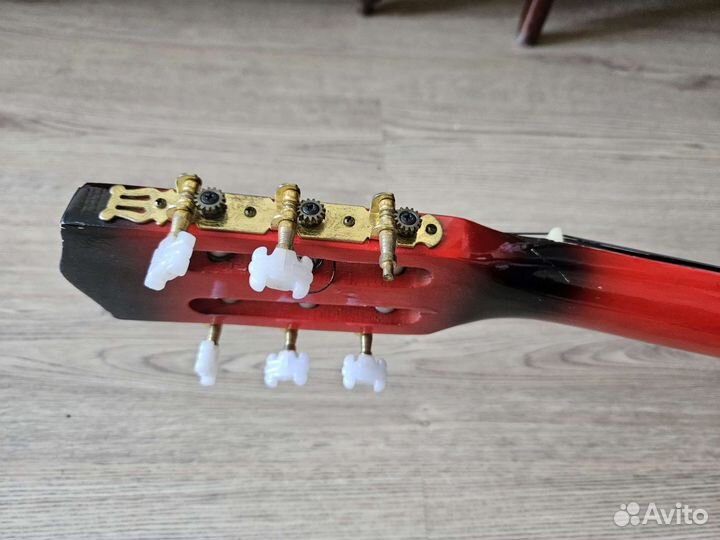 Акустическая гитара