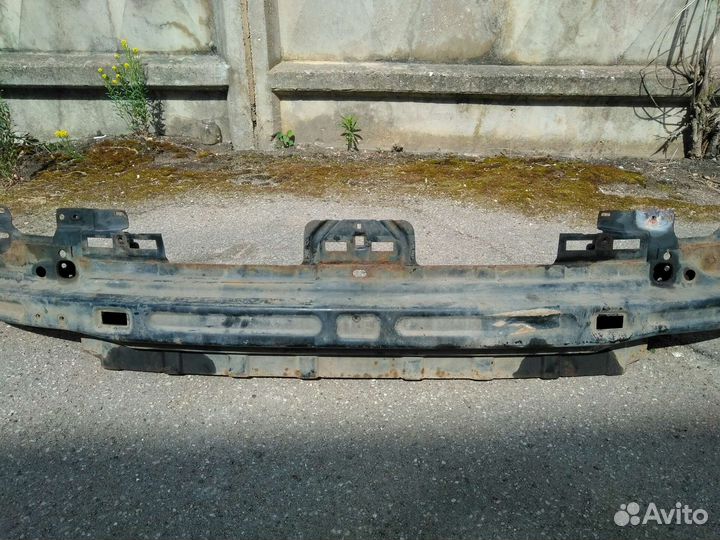 Усилитель бампера Фольксваген Мультиван Т4