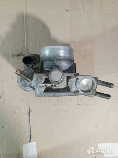 Заслонка дроссельная Volkswagen Passat