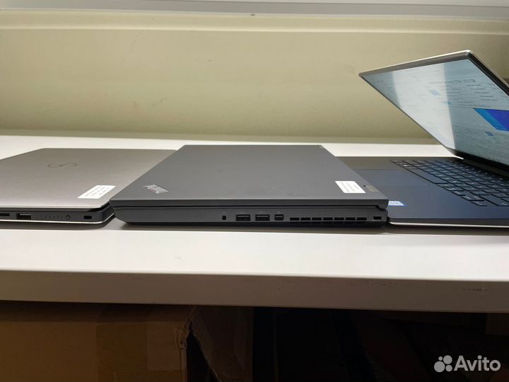 Dell 5520/ i7-7820HQ/ 16+512/ M1200+HD6300/ IPS