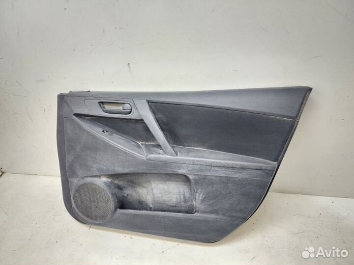 Обшивка двери передняя правая Mazda 3 BL 2007-2013