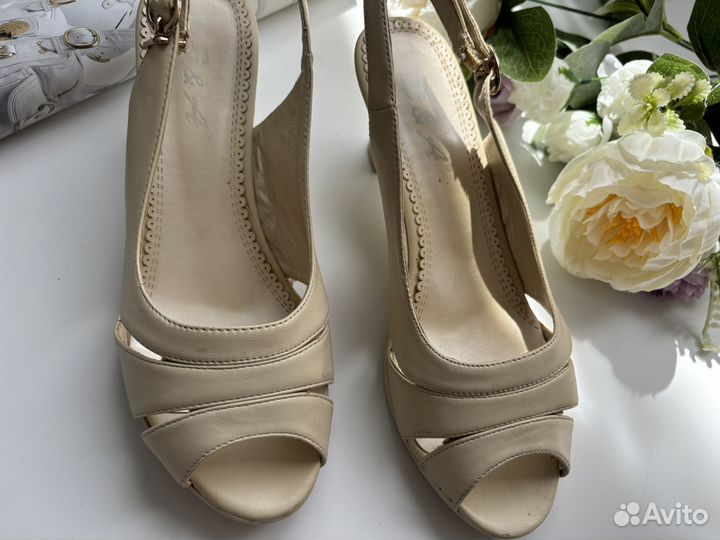 Босоножки на каблуке 39 40