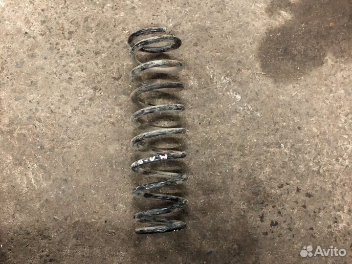 Mitsubishi lancer 9 пружина задняя