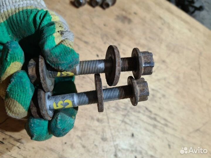 Болт развальный задний Nissan Murano Z51 VQ35DE