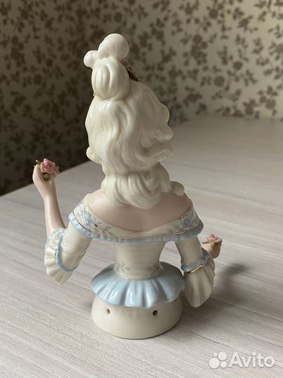 Фарфоровая половинка куколки Half doll