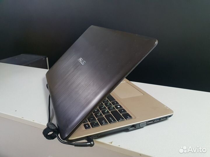 Ноутбук asus i5-5200U\4GB+HDD 500GB\Graphics 5500