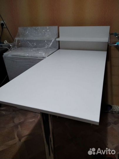 Маникюрный столик